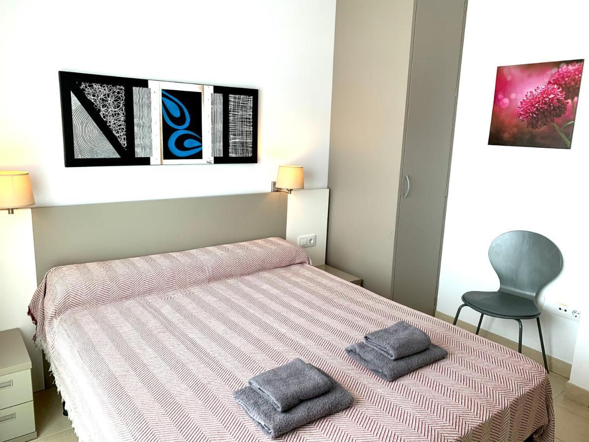 Edifici Violetta Apartment Empuriabrava Bagian luar foto