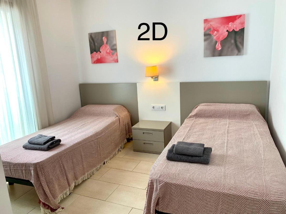 Edifici Violetta Apartment Empuriabrava Bagian luar foto