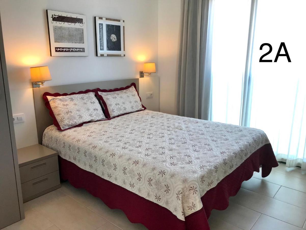 Edifici Violetta Apartment Empuriabrava Bagian luar foto