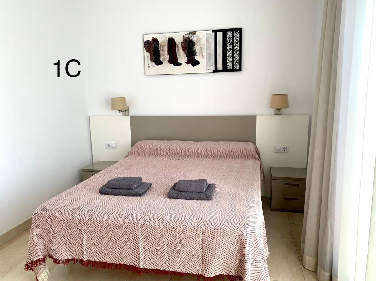 Edifici Violetta Apartment Empuriabrava Bagian luar foto