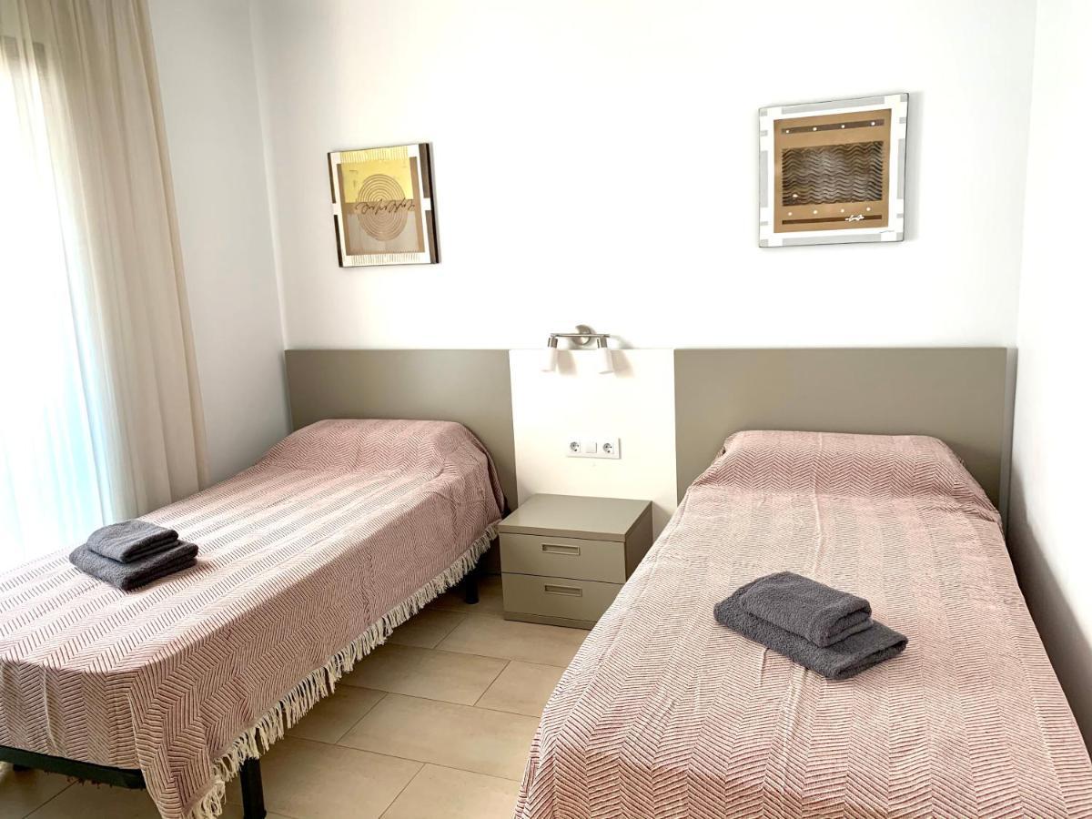 Edifici Violetta Apartment Empuriabrava Bagian luar foto