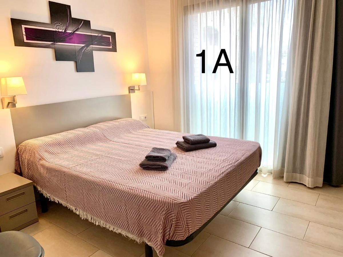Edifici Violetta Apartment Empuriabrava Bagian luar foto